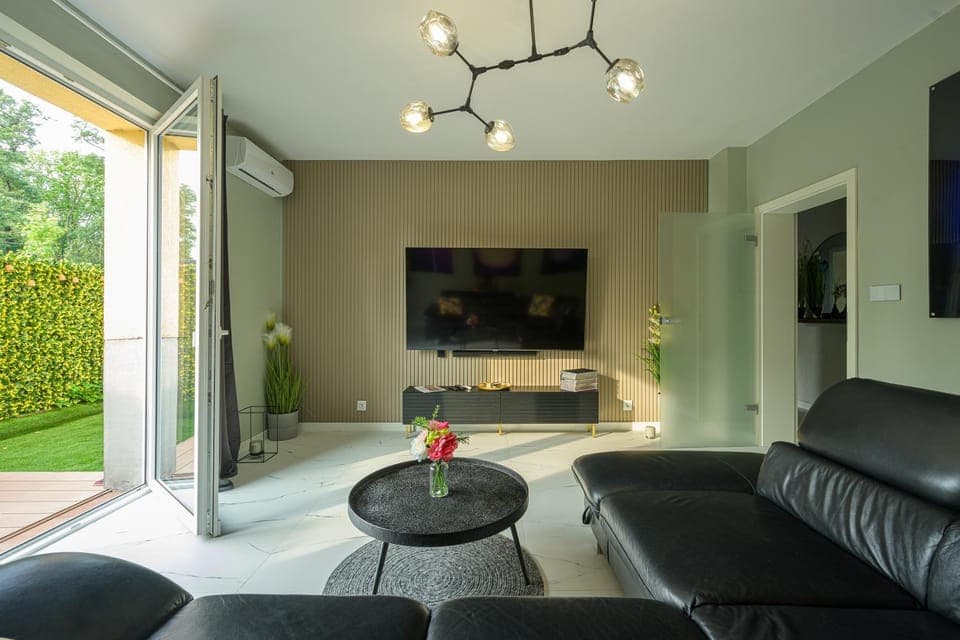 TV and multimedia, Living room, Seating area