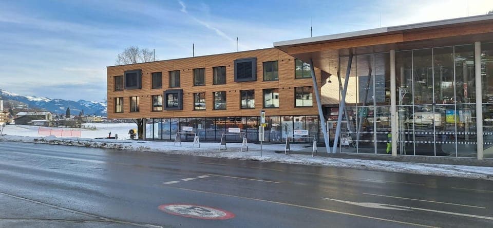 Property building, Day, Winter, Street view, Location