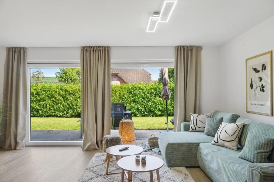 Garden, Living room, Seating area, Garden view