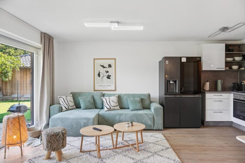 Balcony/Terrace, Kitchen or kitchenette, Living room, Seating area, oven, stove