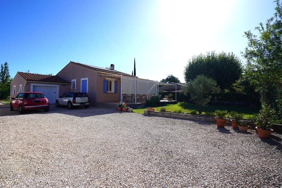 Garden view, Parking