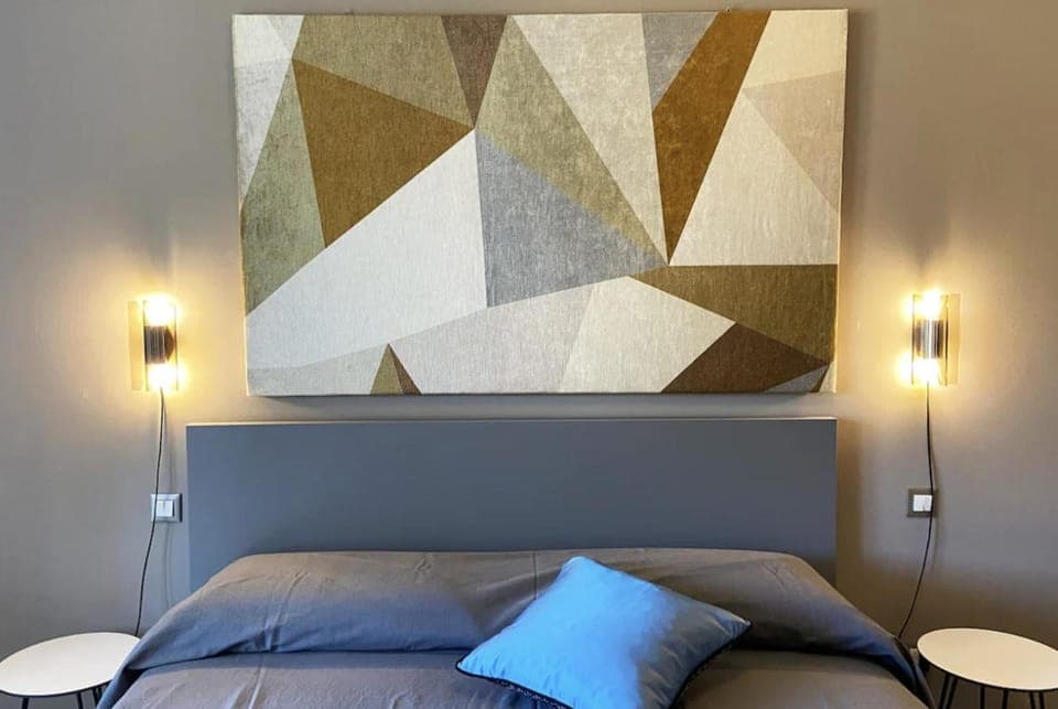 Bed, Photo of the whole room, Decorative detail, Bedroom