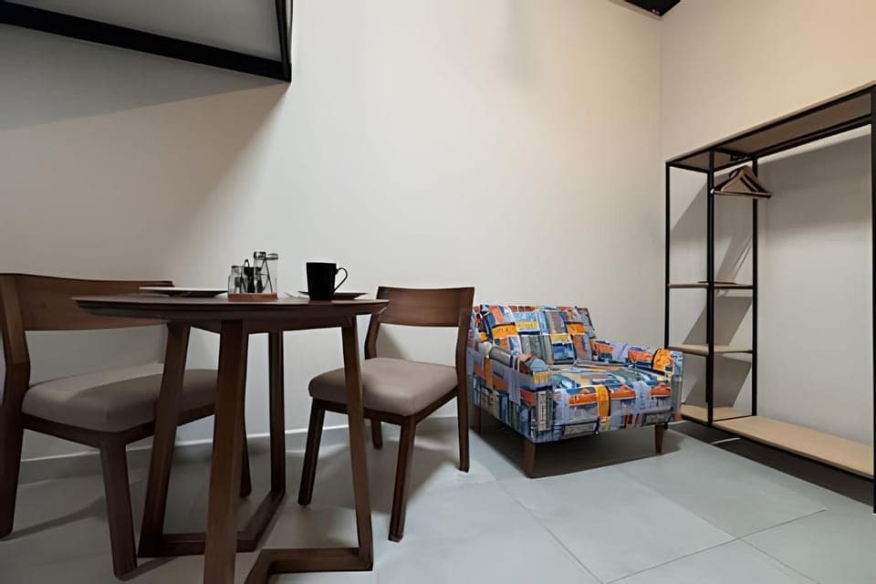 Living room, Photo of the whole room, Seating area, Dining area