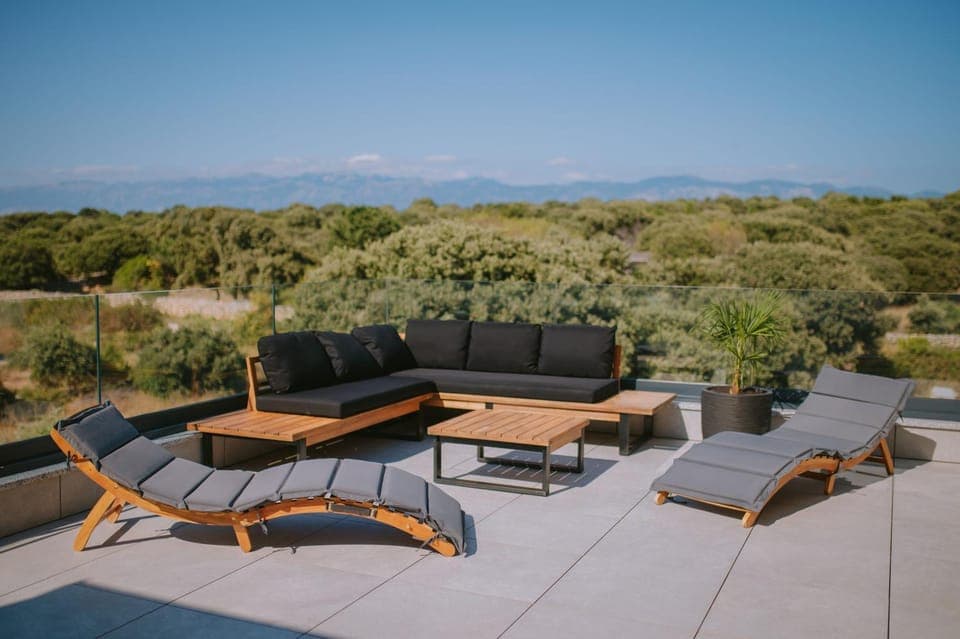 Day, Natural landscape, Seating area, Mountain view, sunbed
