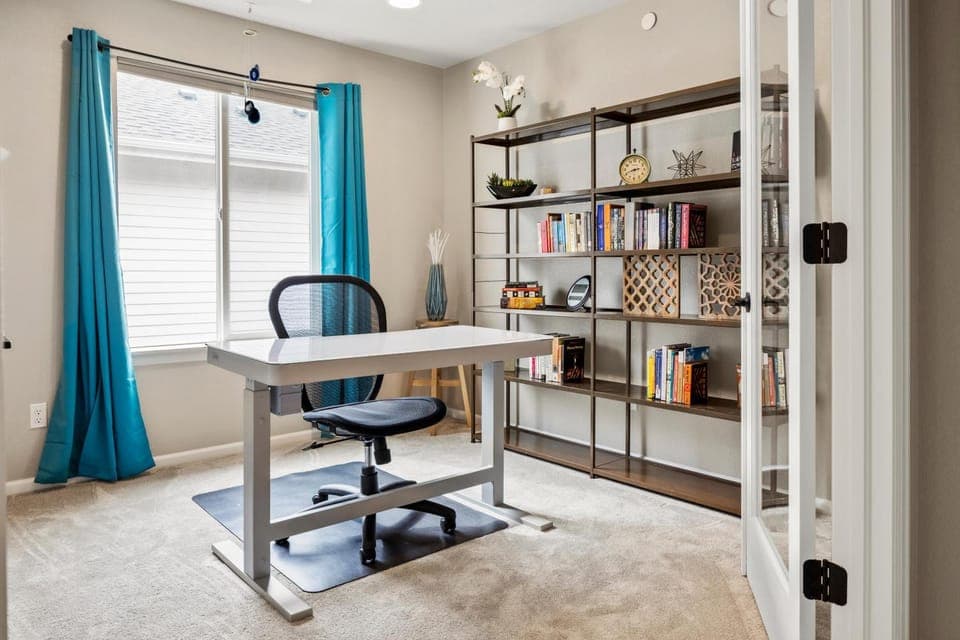 Sunny & Quaint Hidden Gem w Office - Dog Friendly House in Westminster