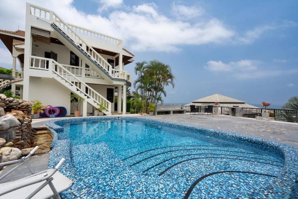 Swimming pool, Swimming pool