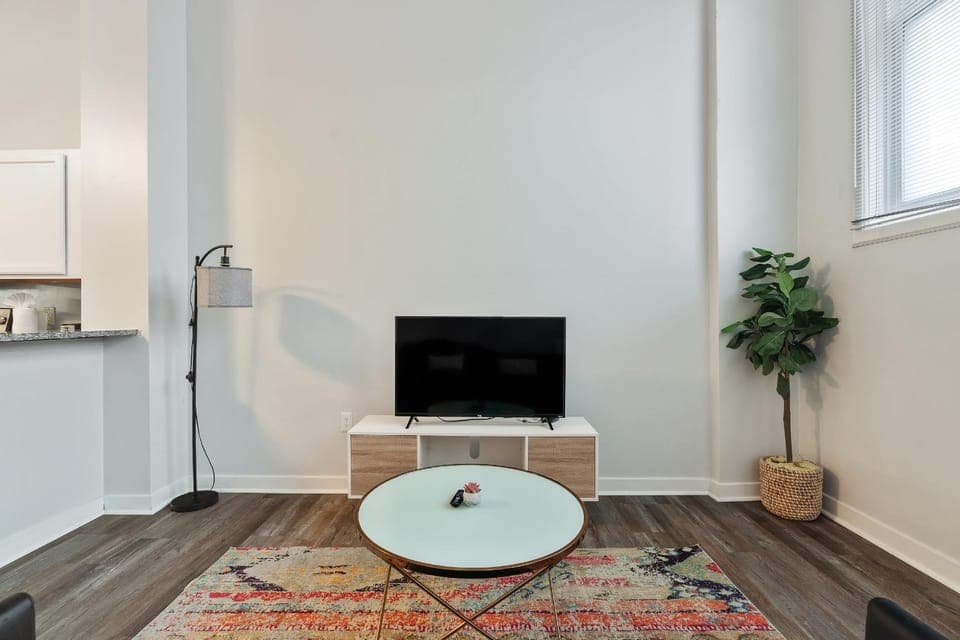 CozySuites The Block Skybridge Access Apartment in Indianapolis