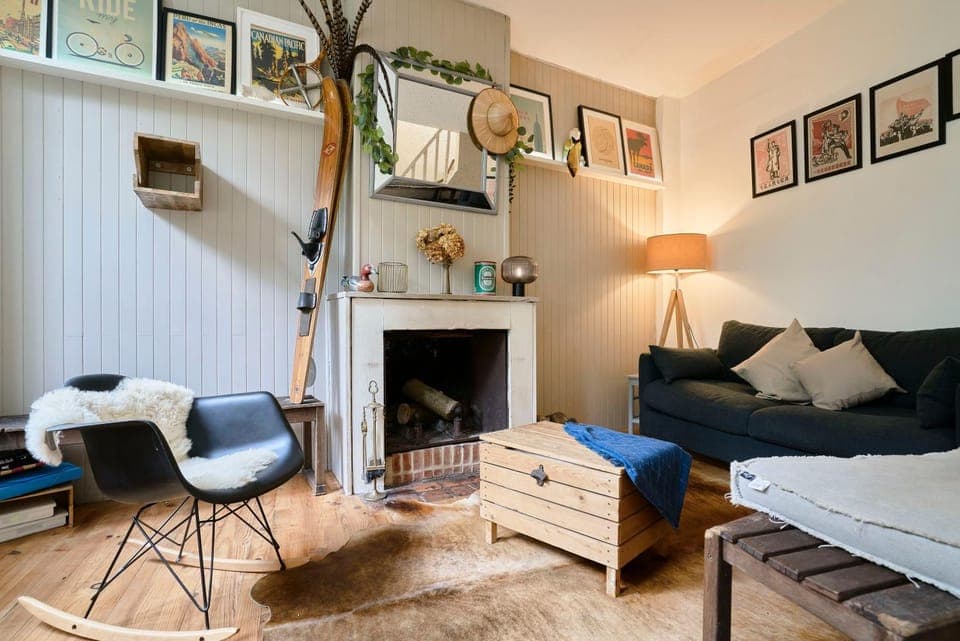 Living room, fireplace