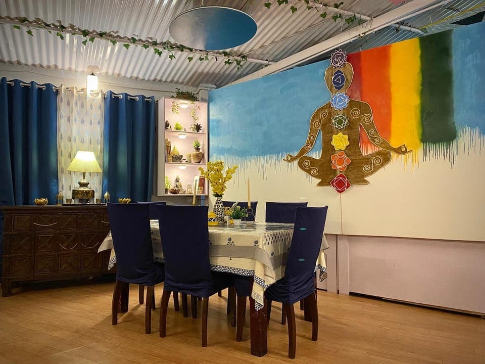 Living room, Decorative detail, Seating area, Dining area