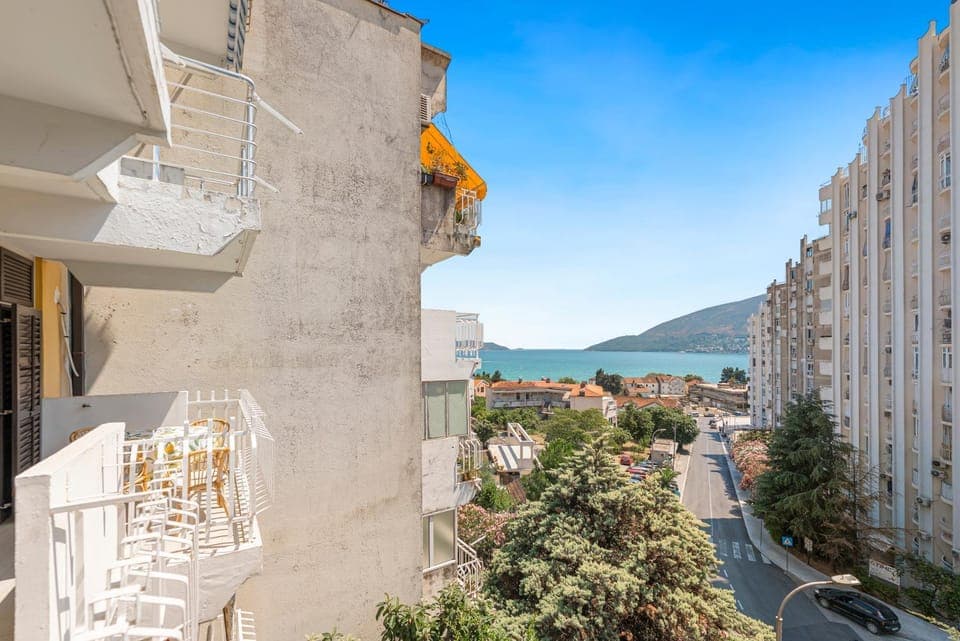 View (from property/room), View (from property/room), City view, City view, Sea view, Sea view