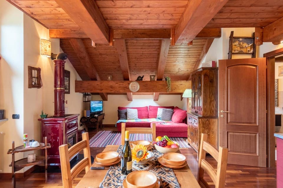 Living room, Dining area