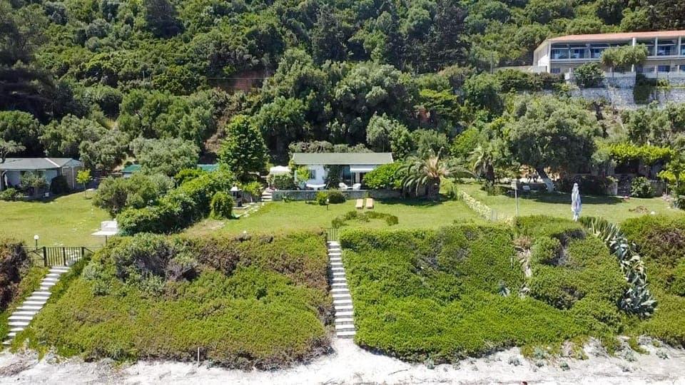 Property building, Spring, Day, Natural landscape, Bird's eye view, Garden, Garden view
