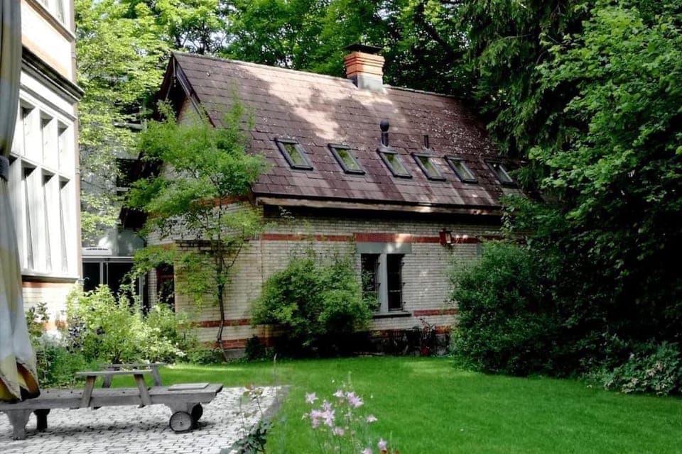 Property building, Garden