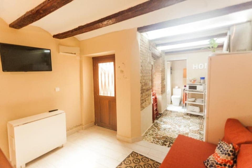 Kitchen or kitchenette, Living room