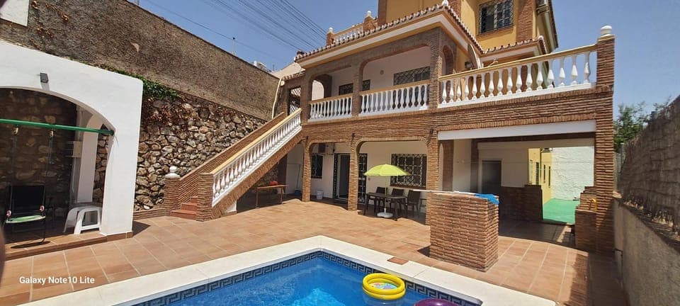 Property building, View (from property/room), Balcony/Terrace, Pool view, Swimming pool, sunbed