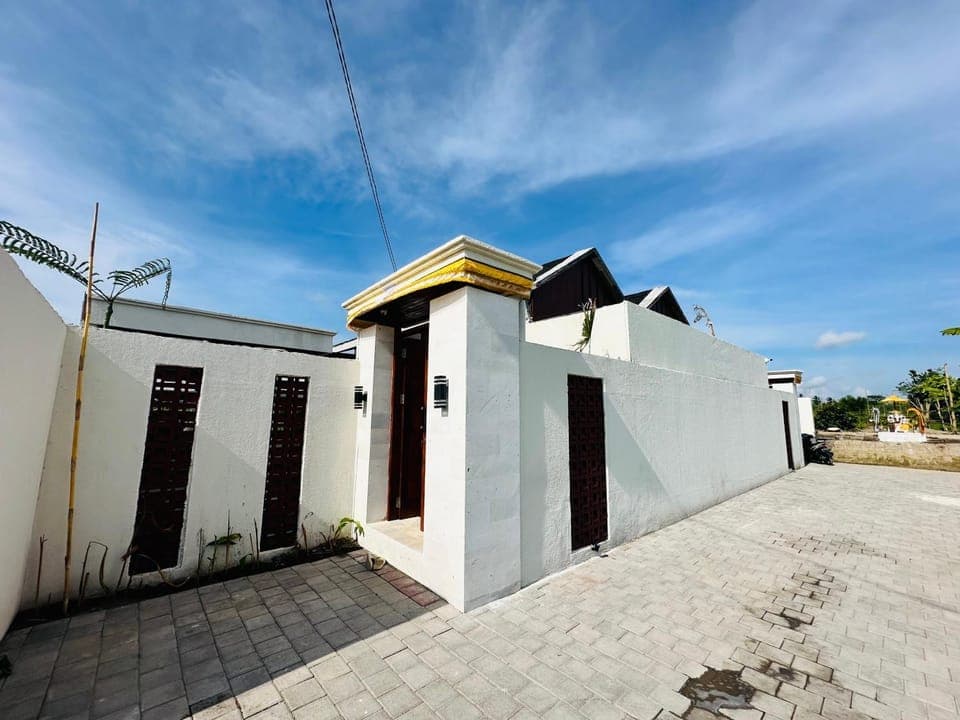 Property building, Day