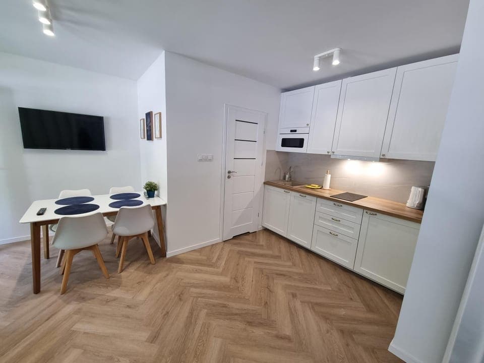 TV and multimedia, Kitchen or kitchenette, Dining area, oven, pet friendly, stove