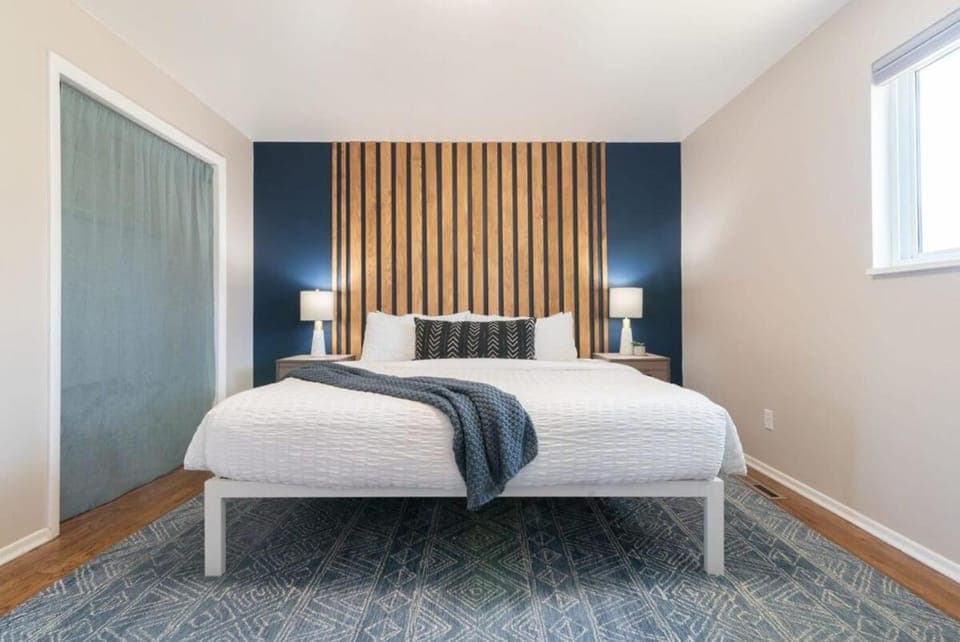 Kings Overlook Epic Retreat w Pikes Peak Views House in Old Colorado City