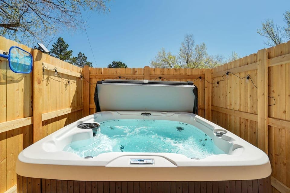 Rockies Rainbow Road Hot Tub Pikes Peak Views Pac Man House in Colorado Springs