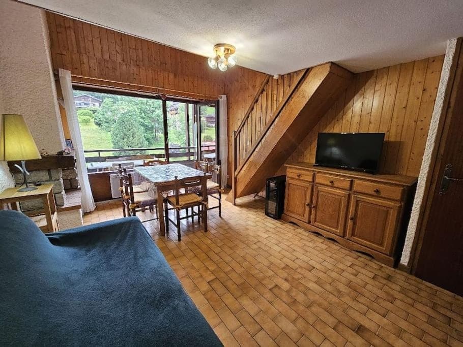 Communal lounge/ TV room, Living room