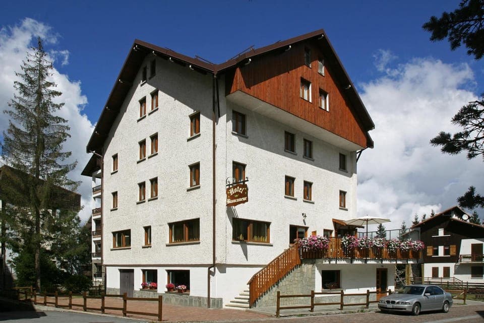 Property building, Day