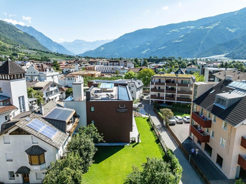Property building, Day, Bird's eye view, Swimming pool