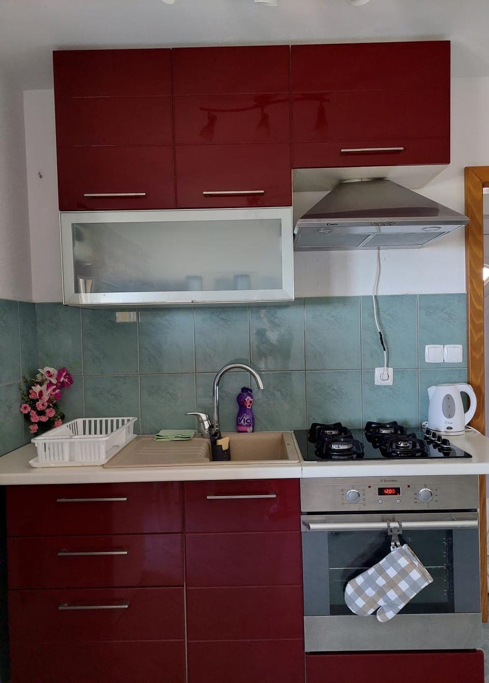Kitchen or kitchenette, stove