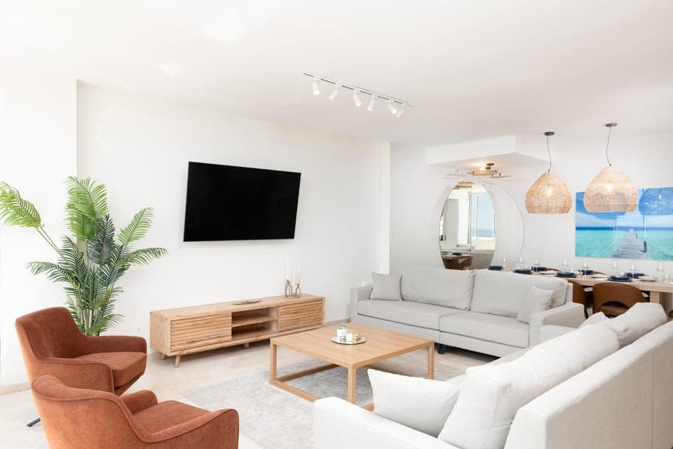 Living room, Dining area