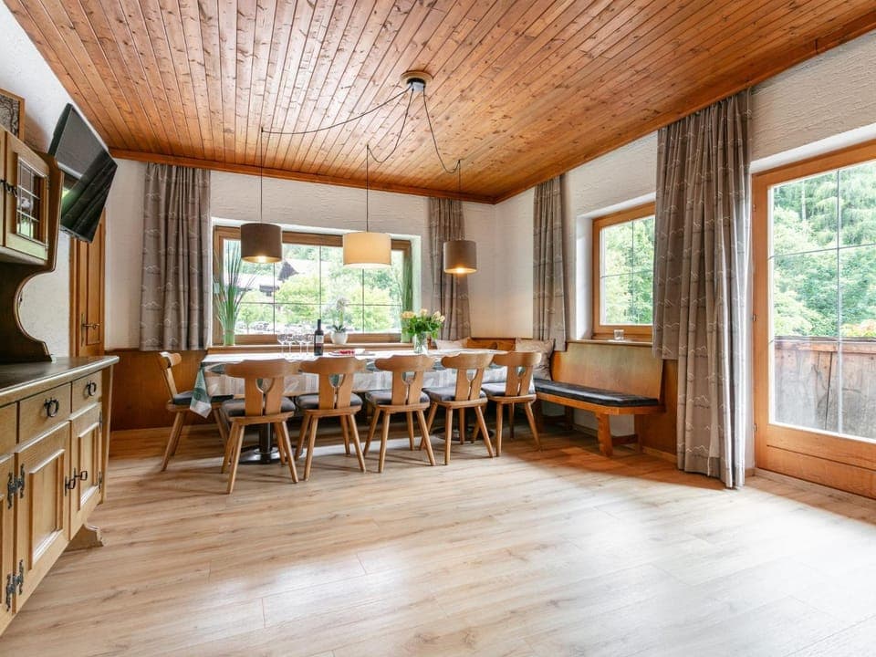 Living room, Dining area