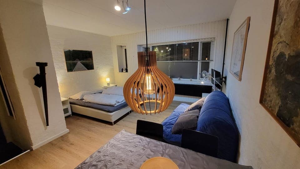 Bed, TV and multimedia, Living room, Bedroom