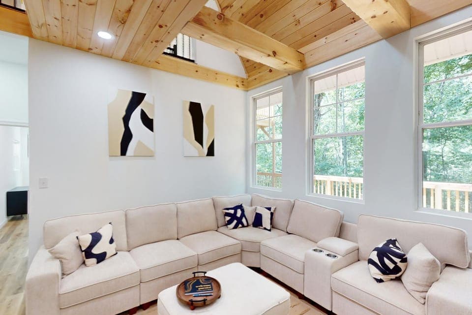 Forest Views & Grill! Lynchburg Treehouse Retreat House in Lynchburg