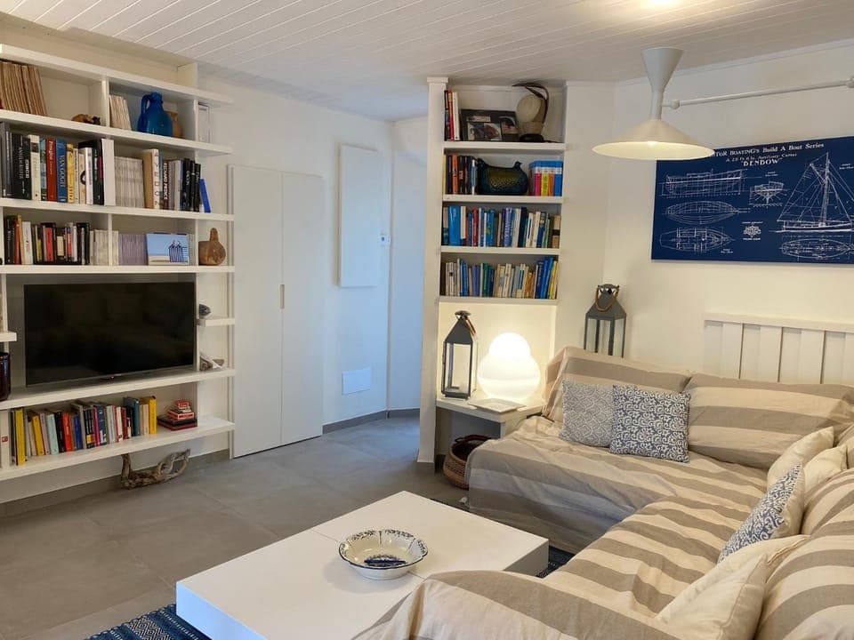 TV and multimedia, Living room, Seating area