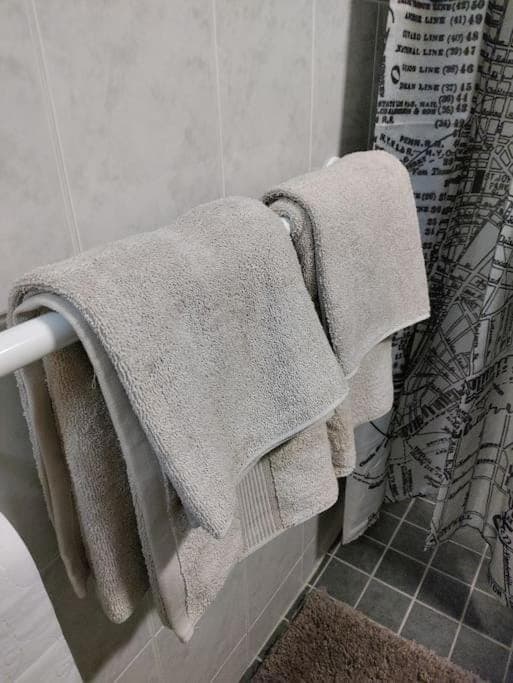 Bathroom, towels