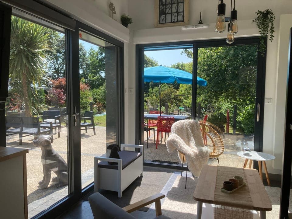 Patio, Day, Garden, View (from property/room), Balcony/Terrace, Living room, Seating area, Dining area, Garden view