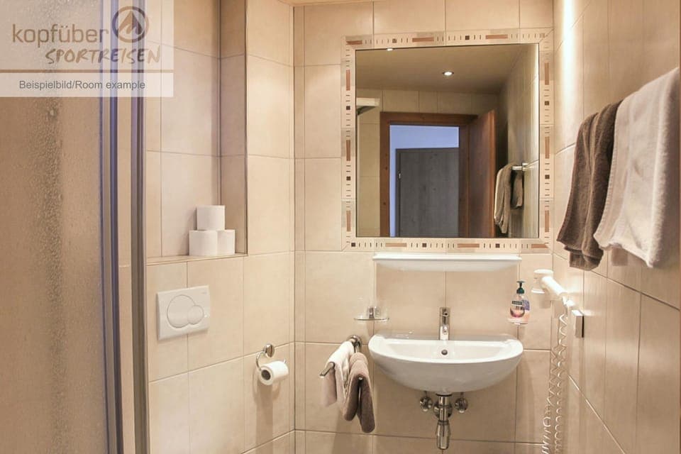 Shower, Bathroom, towels