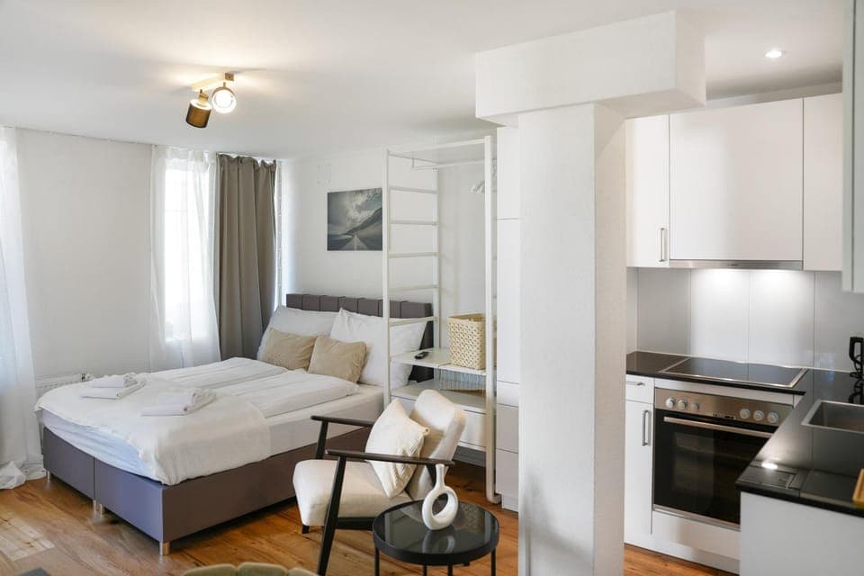 Kitchen or kitchenette, Photo of the whole room, Seating area, Bedroom, stove