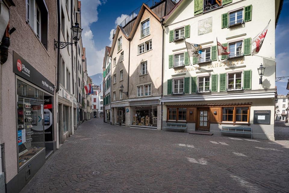 Nearby landmark, Day, Neighbourhood, City view, Street view, Location