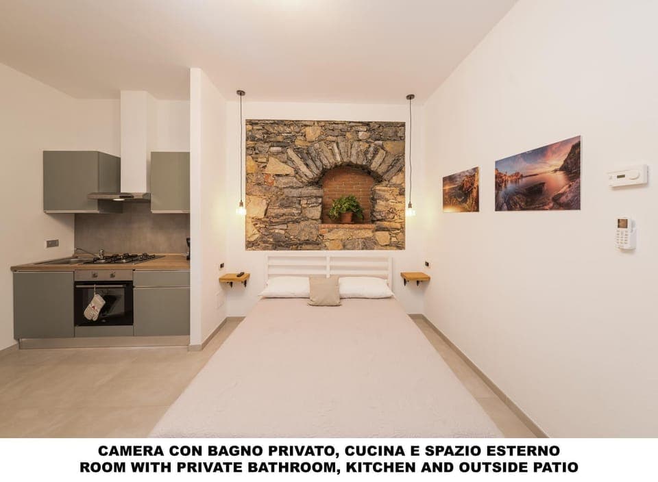 Kitchen or kitchenette, oven, stove