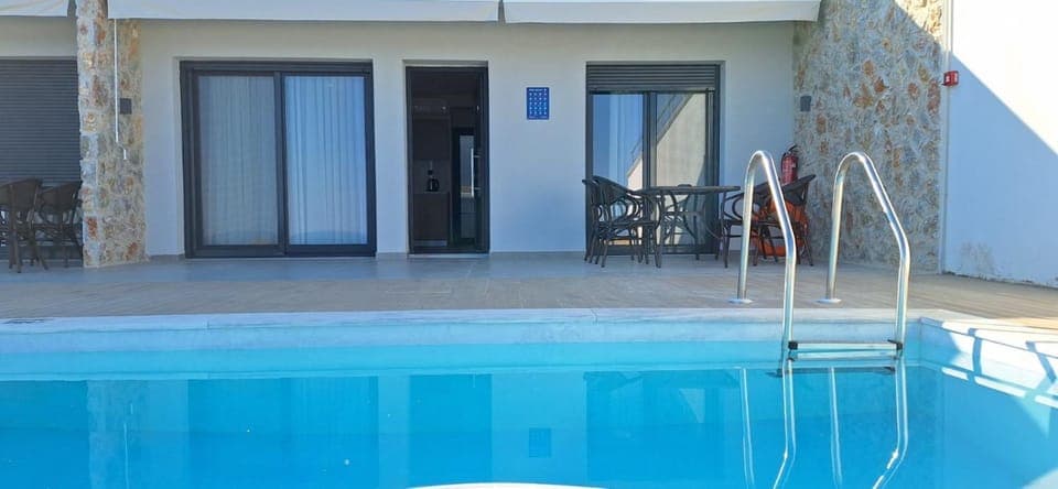 Patio, Pool view, Swimming pool