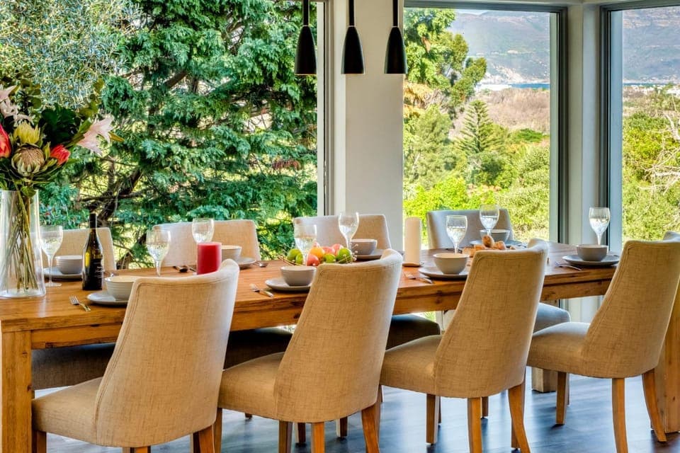 Seating area, Dining area