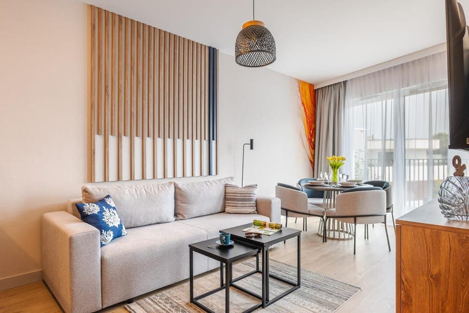 Seating area, Dining area