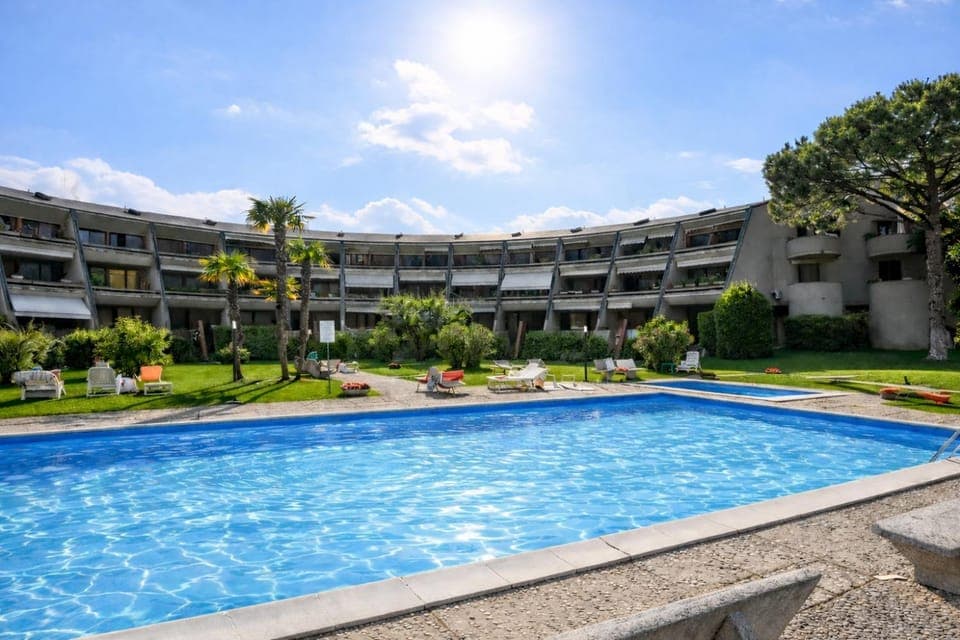 Property building, Garden, Pool view, Swimming pool