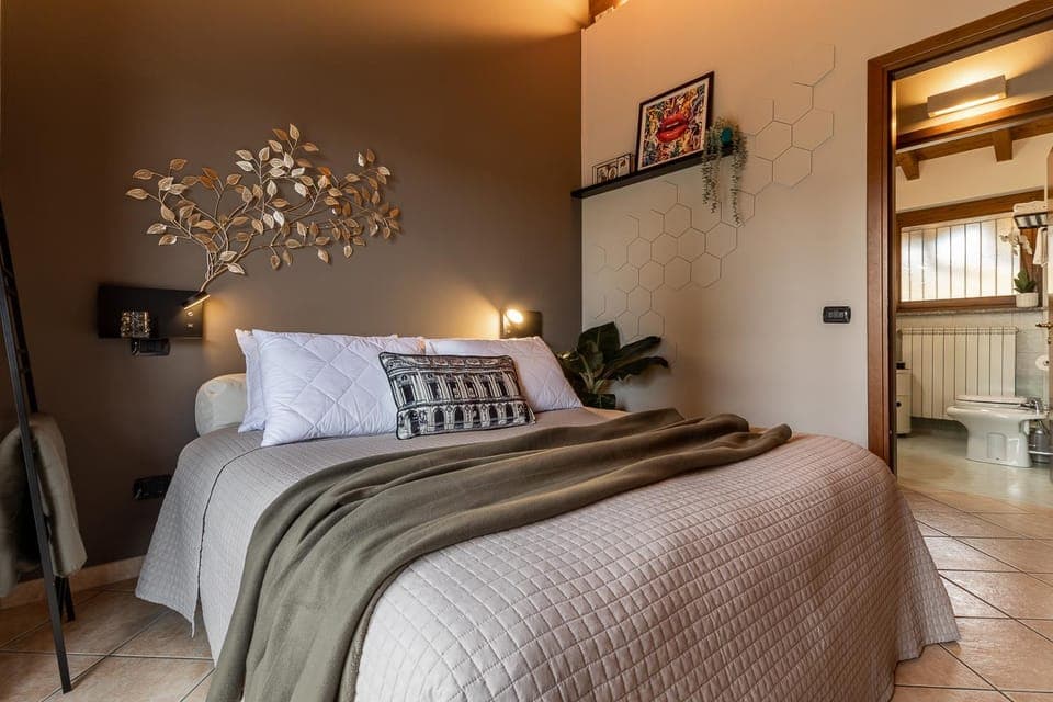 Bed, Photo of the whole room, Bedroom, internet