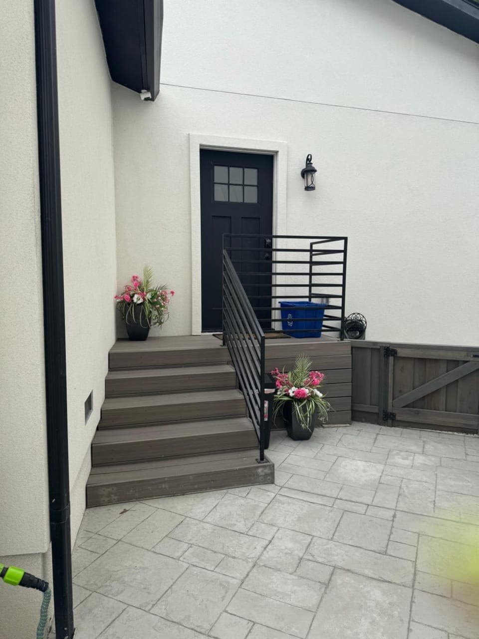 Facade/entrance, Garden