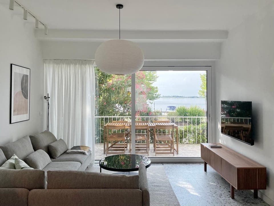 Natural landscape, TV and multimedia, View (from property/room), Balcony/Terrace, Living room, Sea view