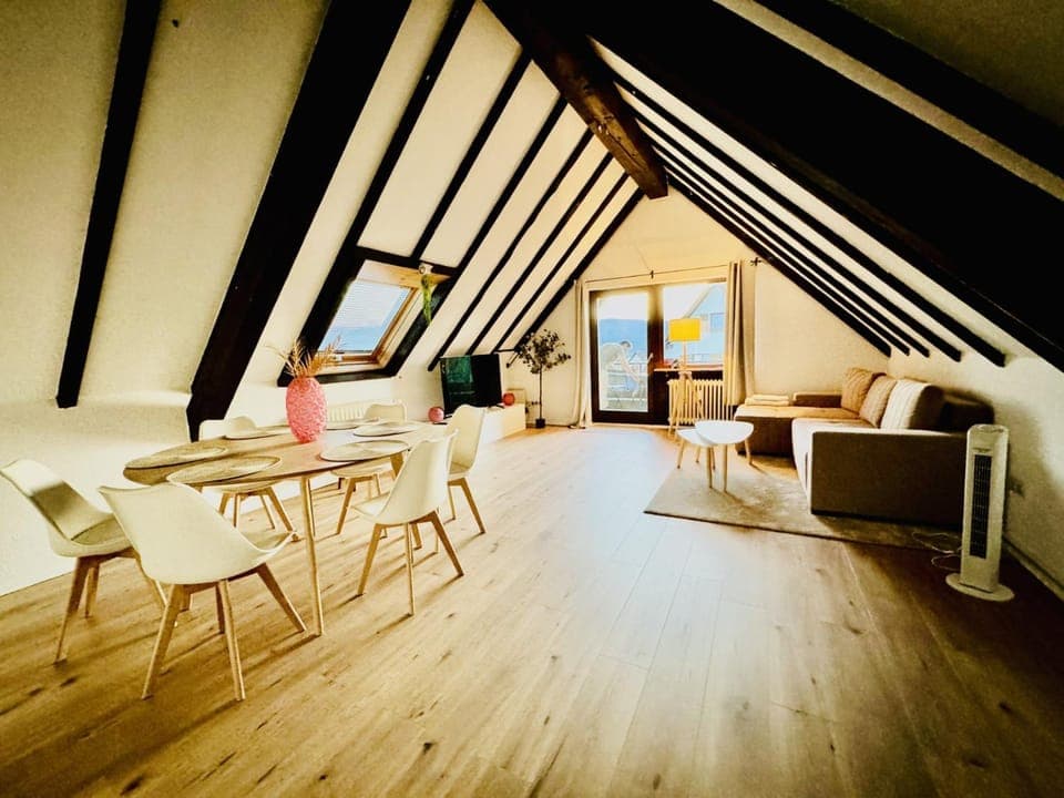 Balcony/Terrace, Living room, Dining area, Time of day