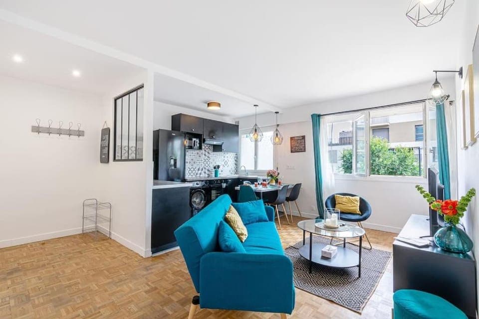 Kitchen or kitchenette, Living room