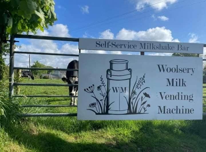 Nearby landmark, Off site, Day, Natural landscape, On-site shops, Text overlay, Certificate/Award