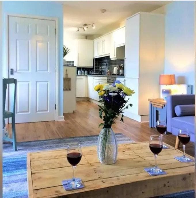 Kitchen or kitchenette, Living room, Seating area