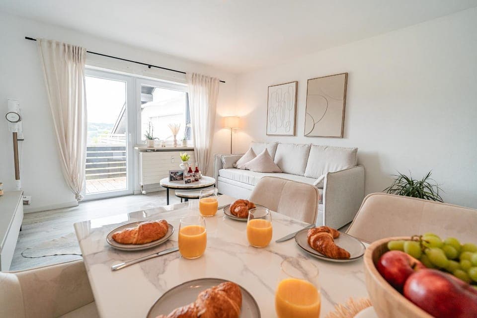 Living room, Seating area, Dining area, Food